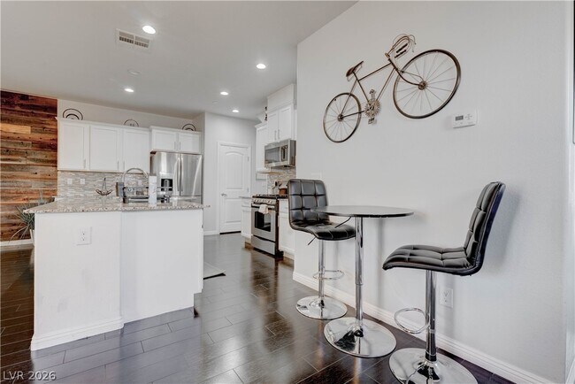 Building Photo - 48 Jasmine Point St