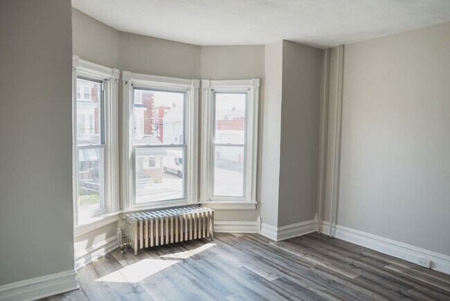 Building Photo - 906 N 4th St