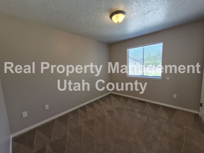 Building Photo - Qualify With 2.5x Rent in Income. Plus Hal...