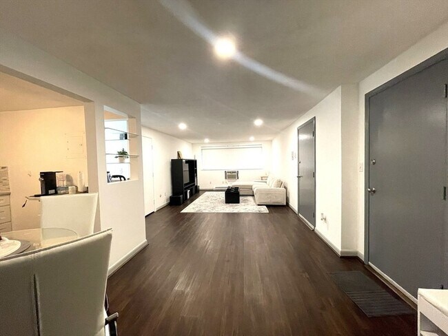 Building Photo - 1325 Worcester Rd