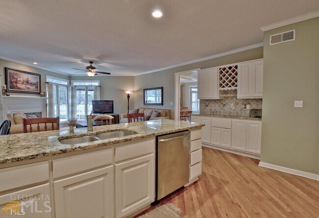 Building Photo - 404 Burgess Point