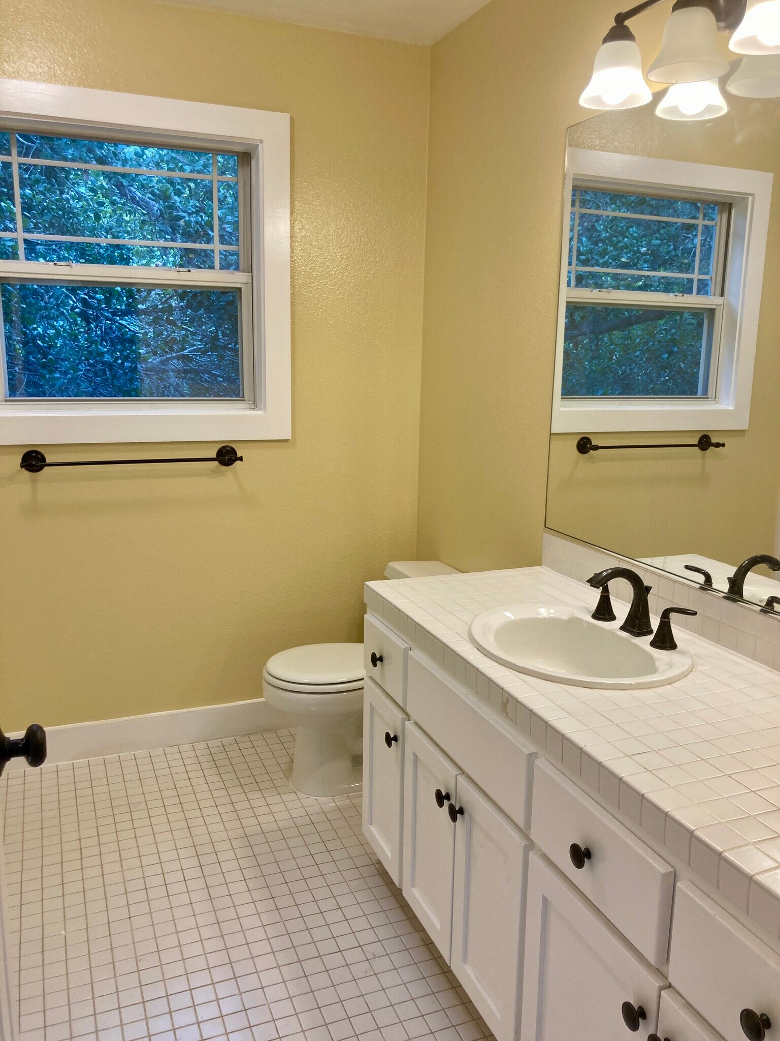 Second bathroom (tub/shower not shown) - 3954 Canon Ave