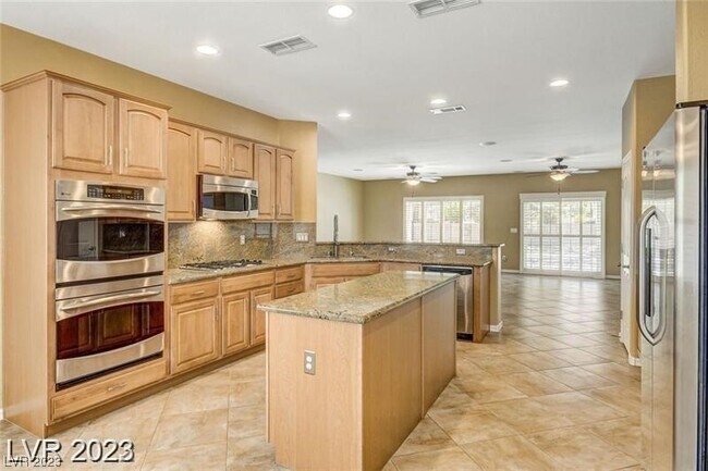 Building Photo - 2249 Canyonville Dr