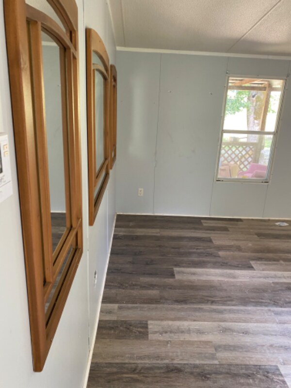 Building Photo - 1011 Love Ln