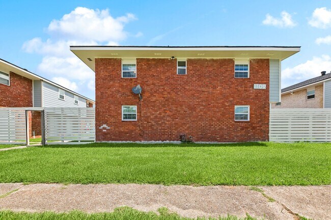 Building Photo - 1116 Tallow Tree Ln