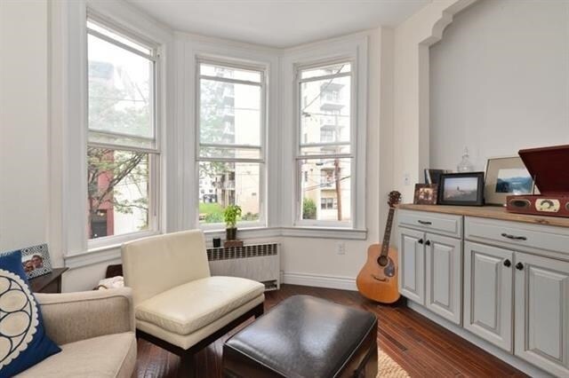 Building Photo - 215 Adams St