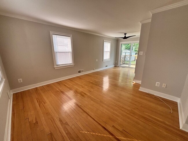 Building Photo - 2705 Fort Dr