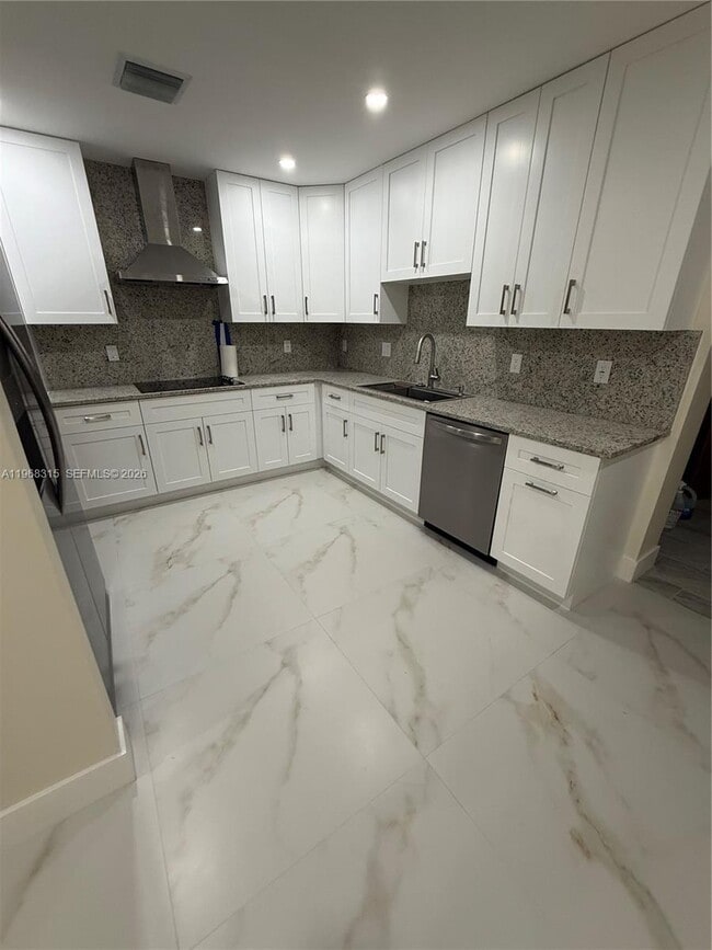 Building Photo - 951 NE 50th Ct