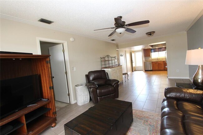 Building Photo - 6699 San Casa Dr