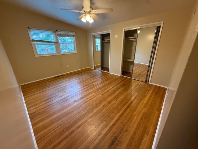 Building Photo - 4951 Campanile Dr