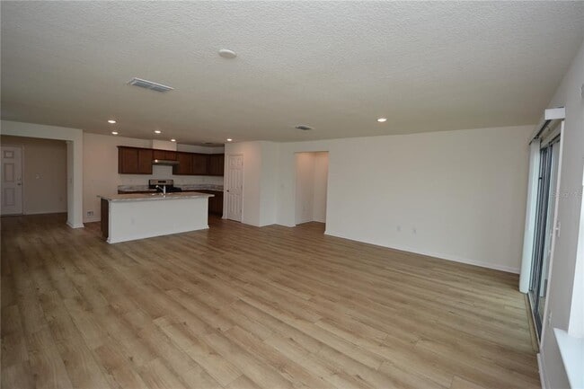 Building Photo - 19 Waverly Ln