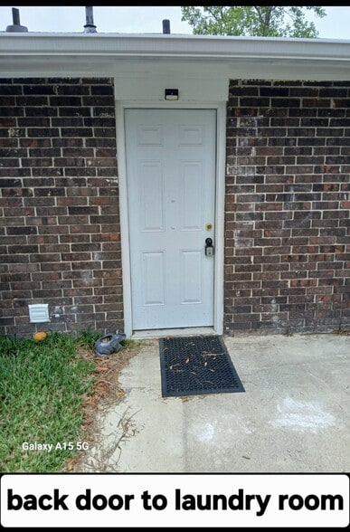 Building Photo - 6916 Bradshaw Dr