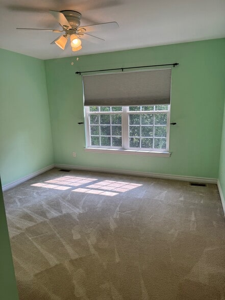 Second Bedroom - 52 Grandview Cir