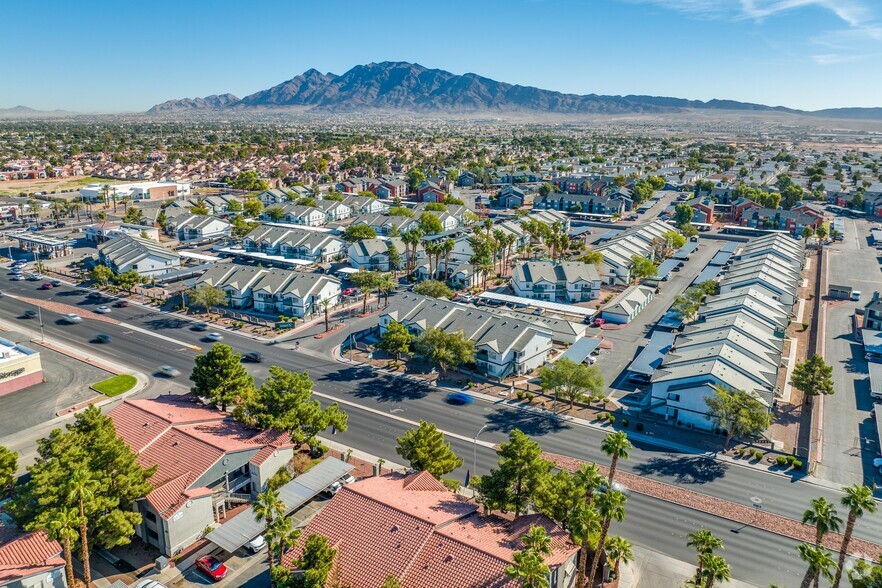 Context photography - Summit on Nellis