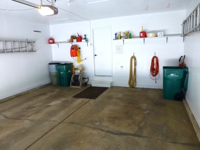 Building Photo - 1336 Larchmont Dr