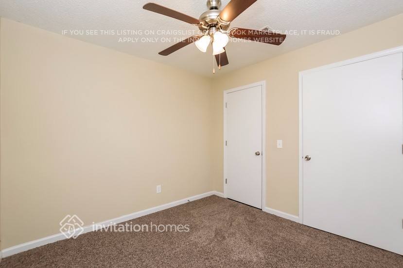 Building Photo - 1830 Killarney Dr SW
