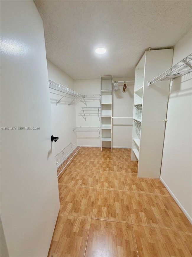 Building Photo - 1203 Bahama Bend