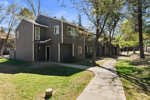 Building Photo - Golden Apartments