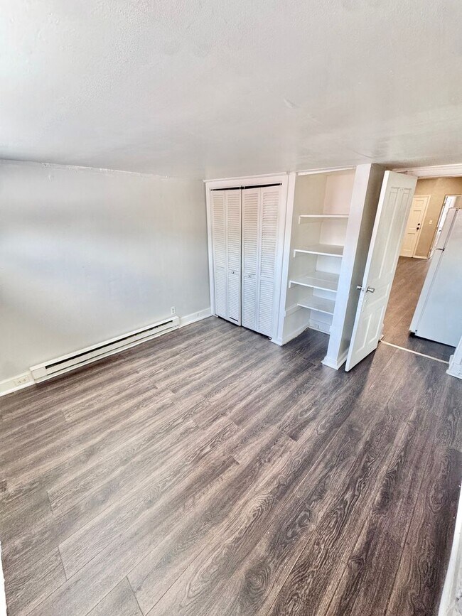 Building Photo - 540 Montclair Ave