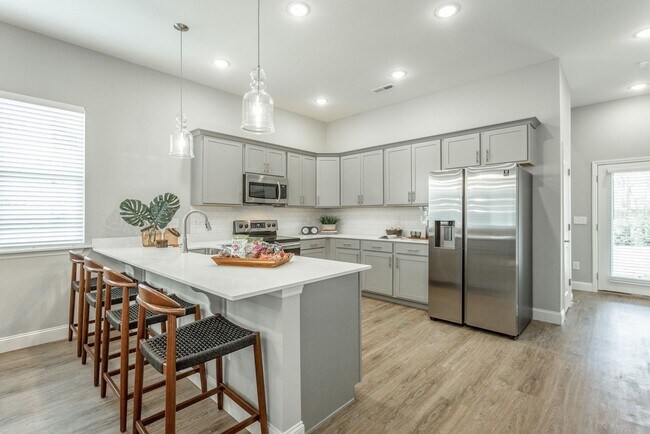 Building Photo - New 4 Bedroom Home in Red Bank with 2-Car Garage