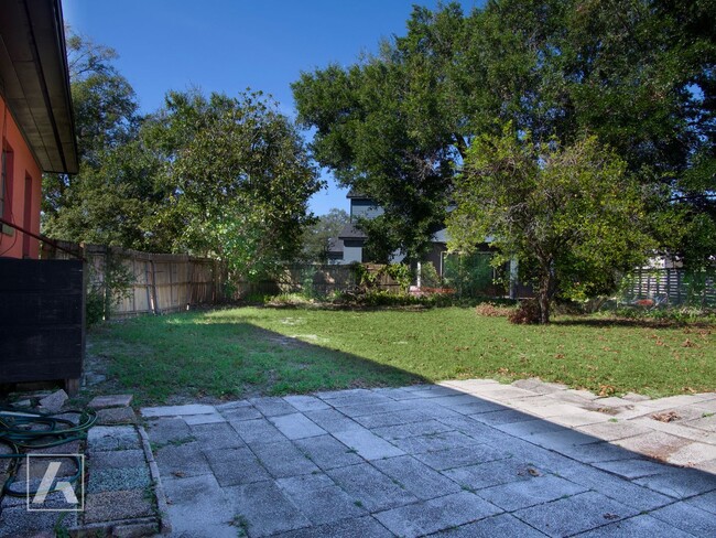 Building Photo - 2/1 Bungalow in the Heart of Audubon Park!!!