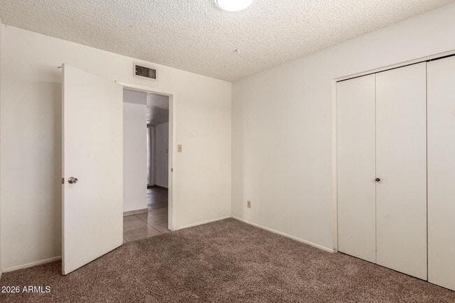 Building Photo - 4013 S Hazelton Ln