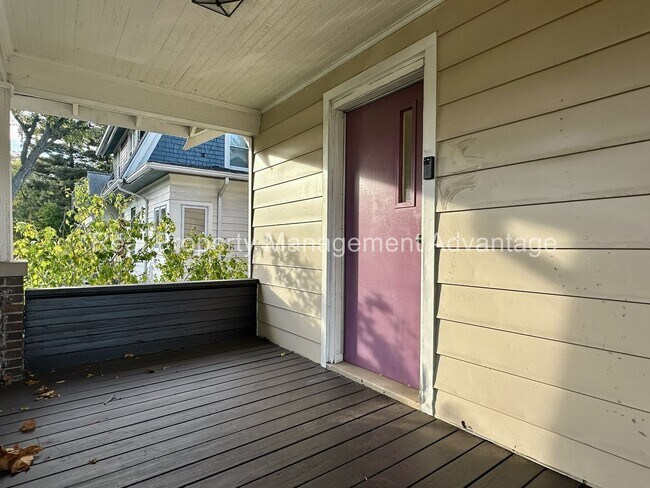 Building Photo - 310 W Hazelhurst St