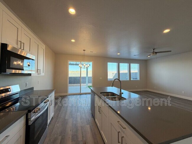 Building Photo - 1086 S 4380 W