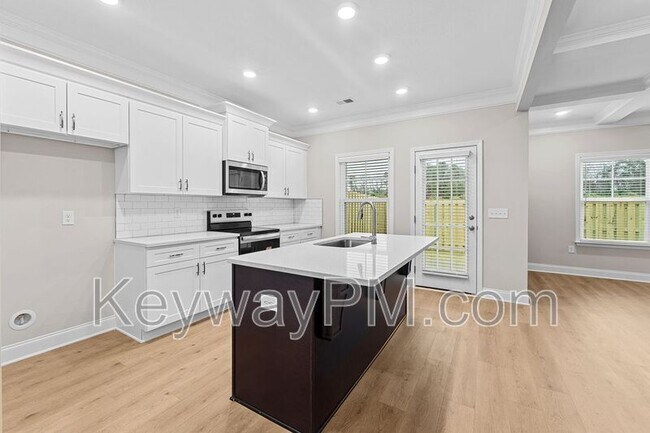 Building Photo - 563 Yuma Ln