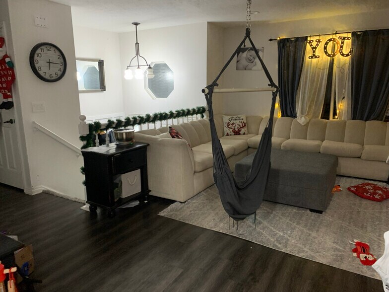 Building Photo - 84 S 100 E