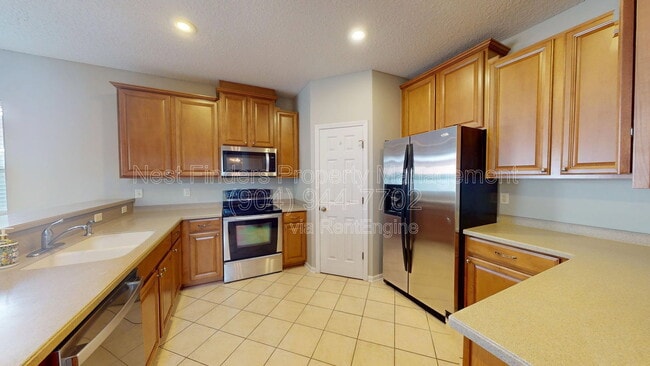 Building Photo - 14664 Falling Waters Dr