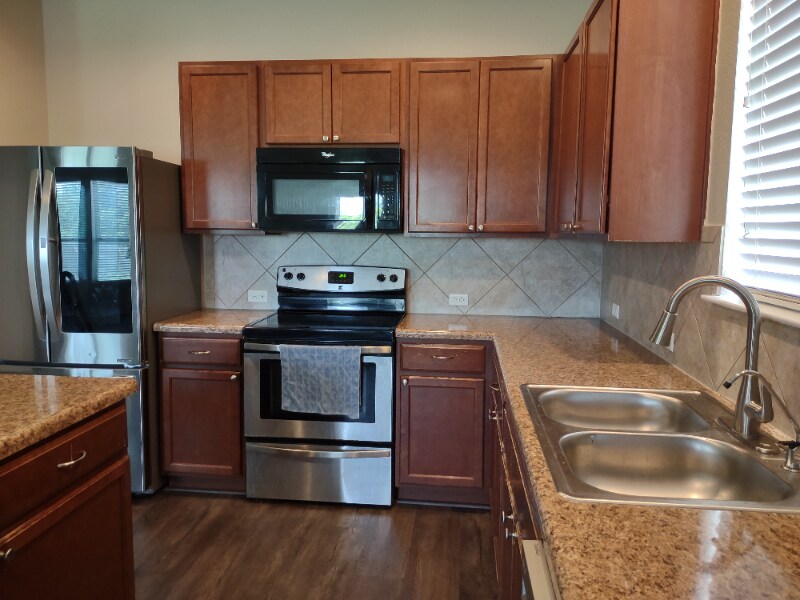 Building Photo - 11525 Murron Dr