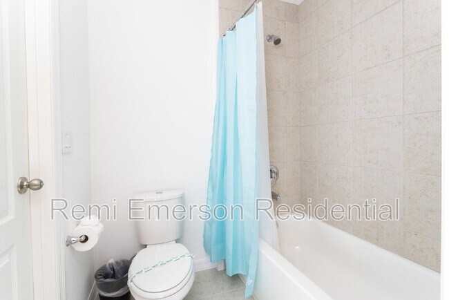 Building Photo - 640 Benoi Dr