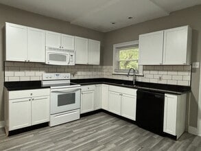 Building Photo - 4246 Graceland Ave