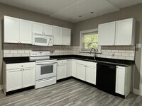 Building Photo - 4246 Graceland Ave