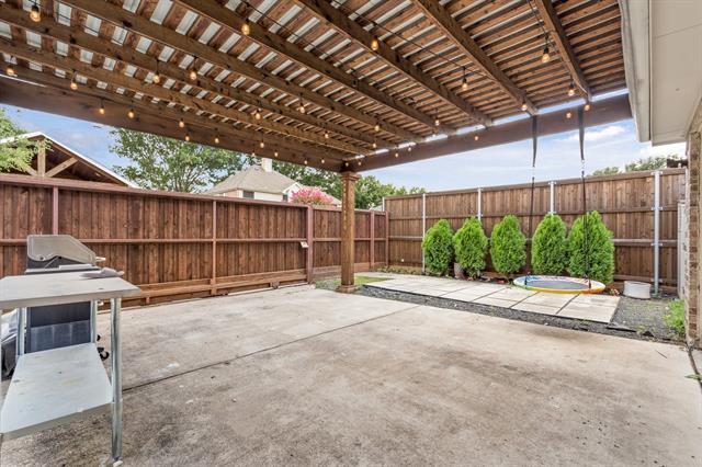 Building Photo - 624 Mossycup Oak Dr