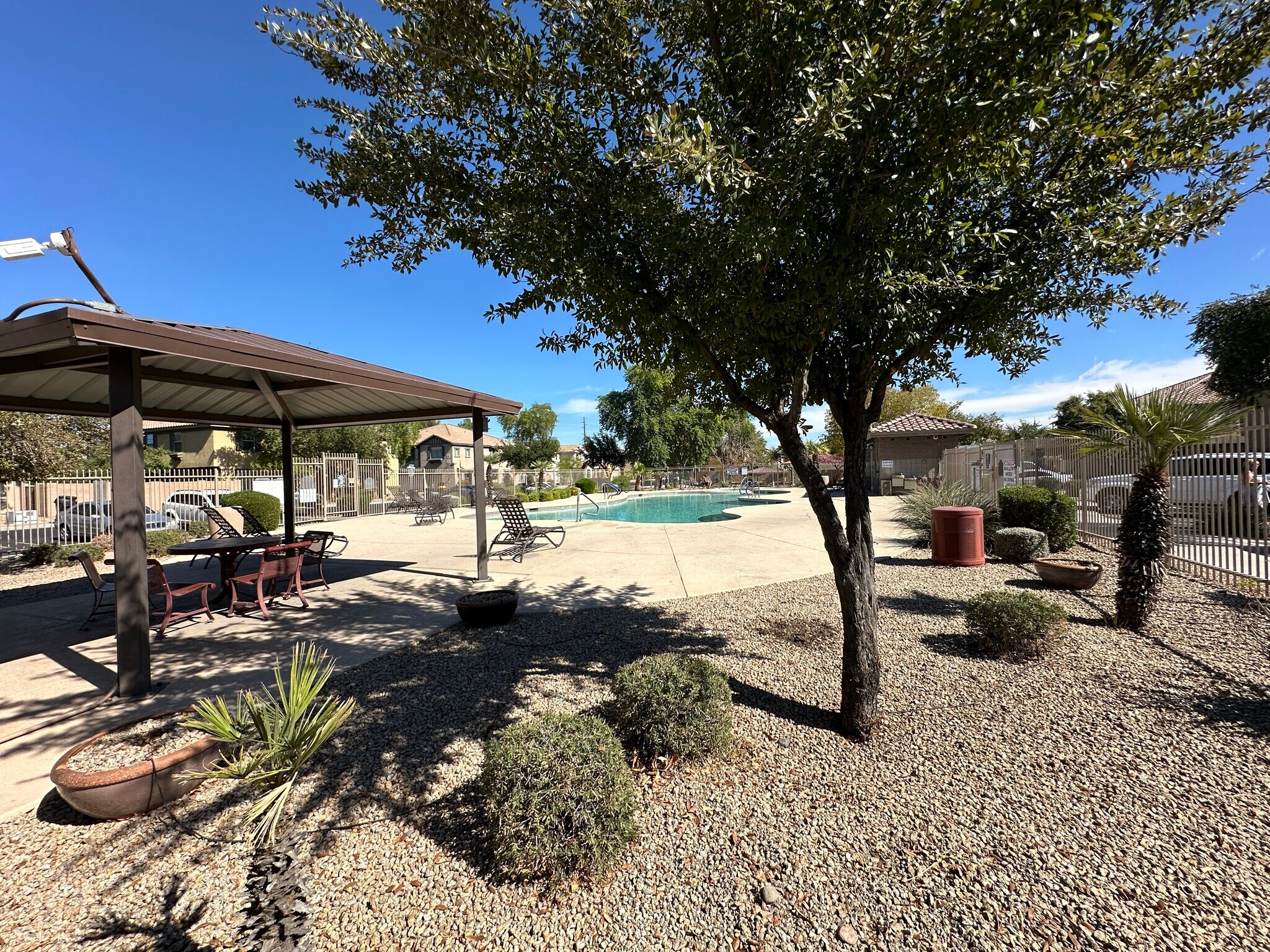 Building Photo - 8111 W Lynwood St