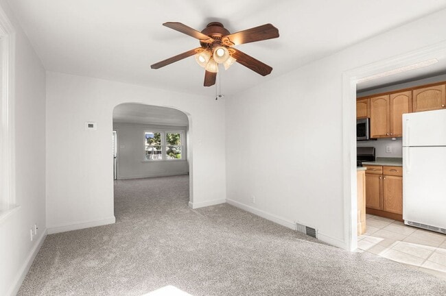 Building Photo - FIRST MONTH FREE* Twin home with new carpe...