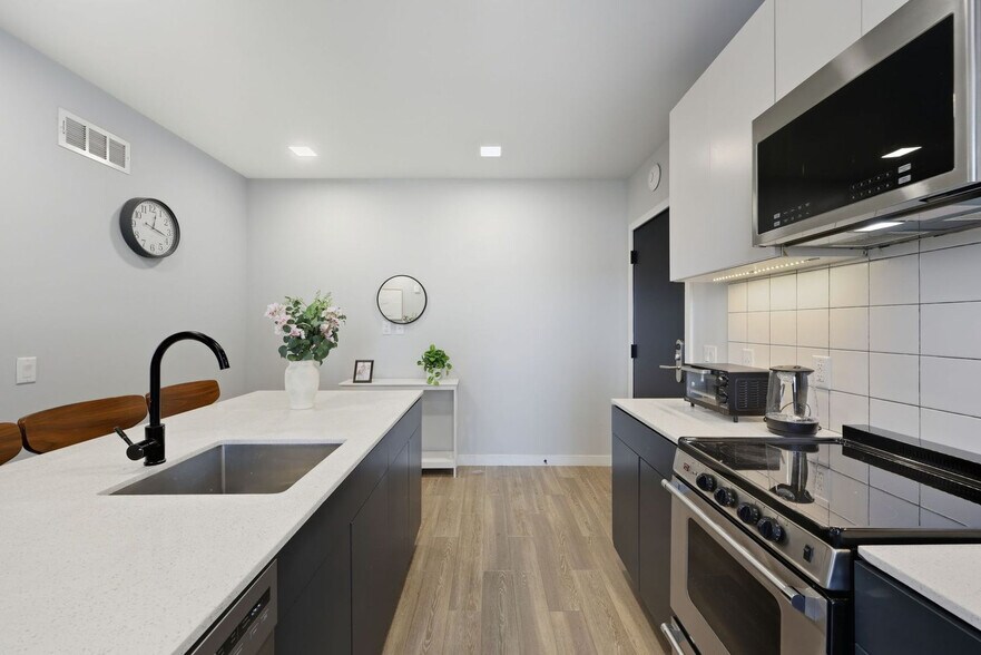 Building Photo - 1151 N 3rd St