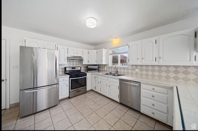 Building Photo - 689 W 1200 N