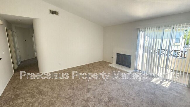 Building Photo - 2023 Lakeridge Cir