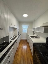 Building Photo - 70 Edwards St