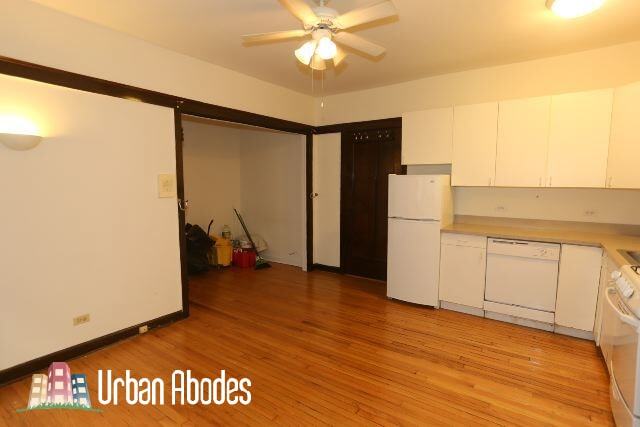 Building Photo - 822 W Waveland Ave