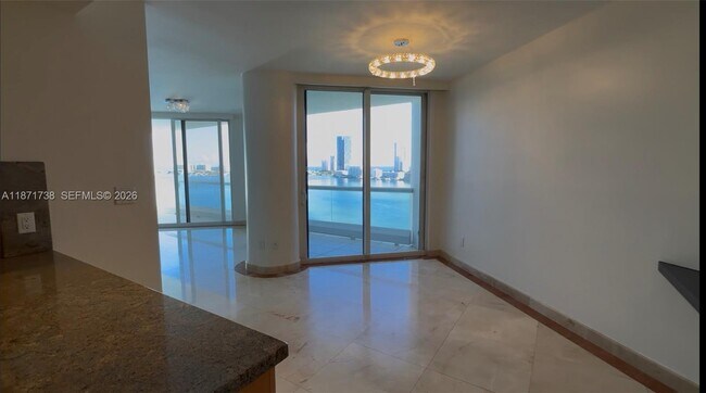 Building Photo - 2600 Island Blvd