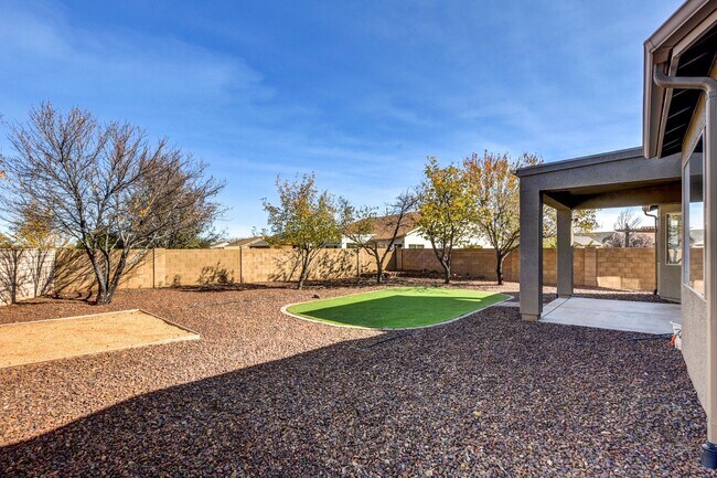 Building Photo - Beautiful Home for Rent in Granville!