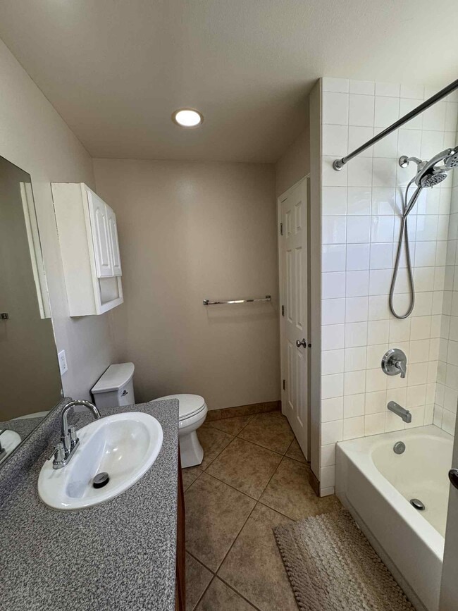 Building Photo - 22 Luakaha Cir