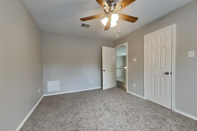 Building Photo - 26880 Armor Oaks Dr