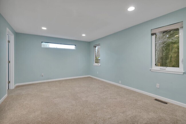 Building Photo - Beautifully Renovated Home in the Heart of Normandy Park