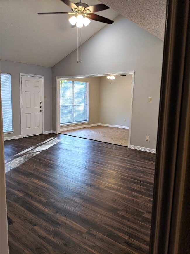 Building Photo - 18115 Poppy Trails St