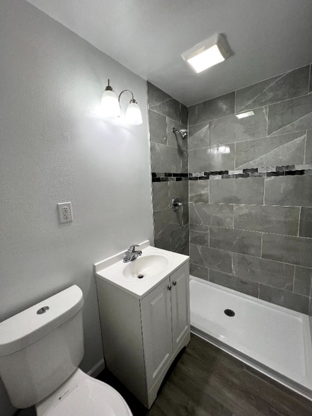 Building Photo - 2752 Conejo Dr